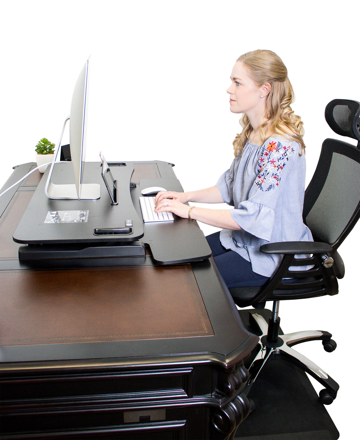 Star Ergonomics SE01M1WB sit-stand desktop workstation at sitting height