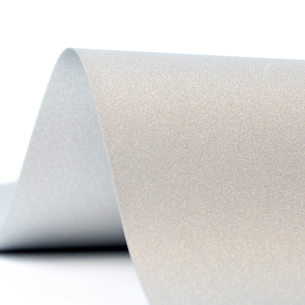 QualGear 150-In 16:9 projector screen fabric 3D high reflective silver 2.5 gain.